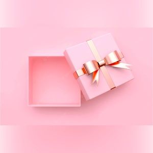 Clothing Mystery Box 🥂